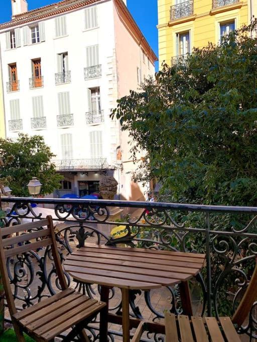 Apartament Esprit Cosy Au Centre Historique Tulon Zewnętrze zdjęcie